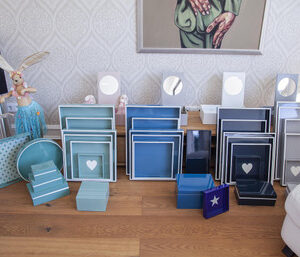 Lacquer tray, rectangular with white border