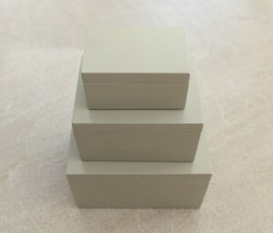 Large lacquer boxes without edge
